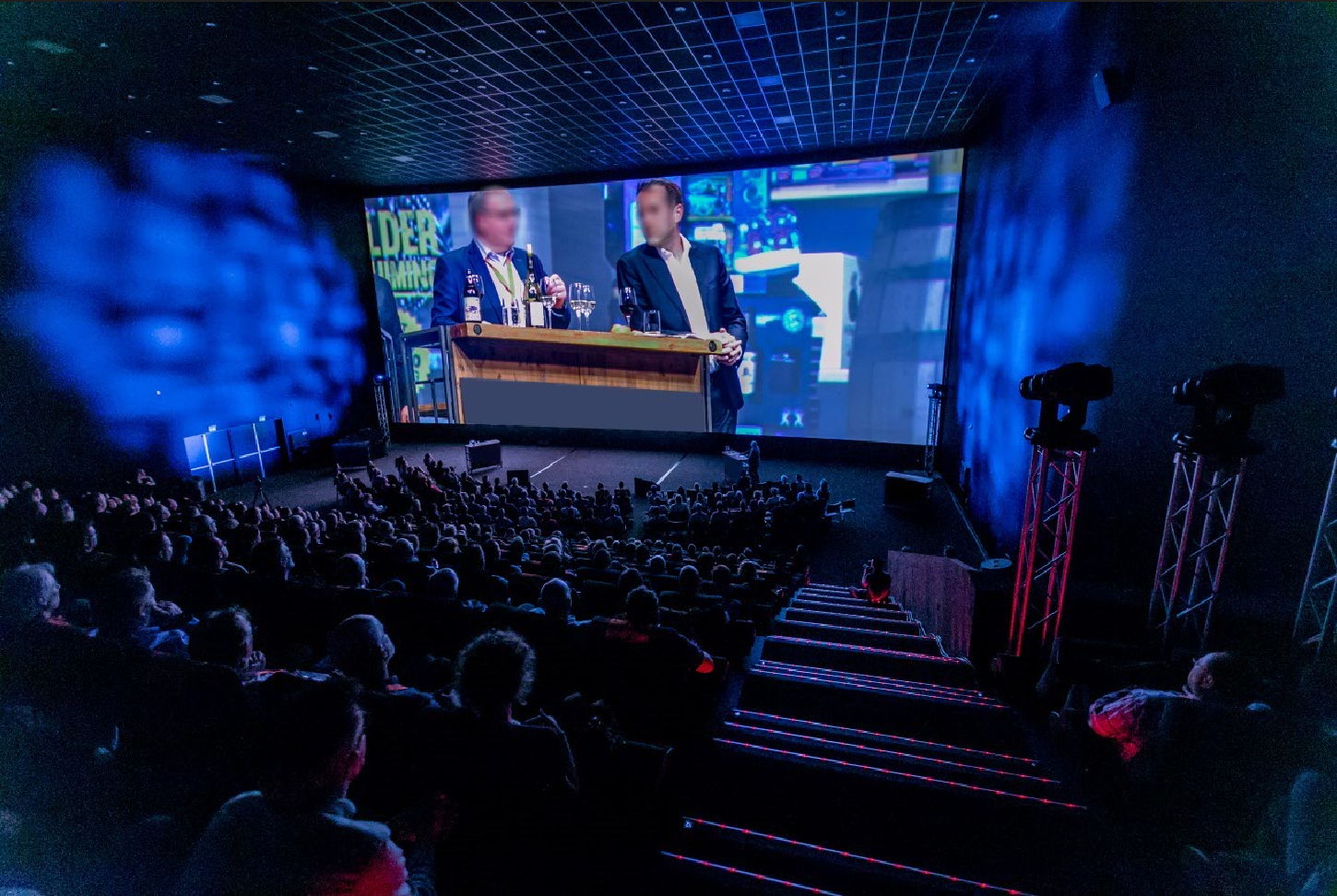 Blauwe licht in zaal